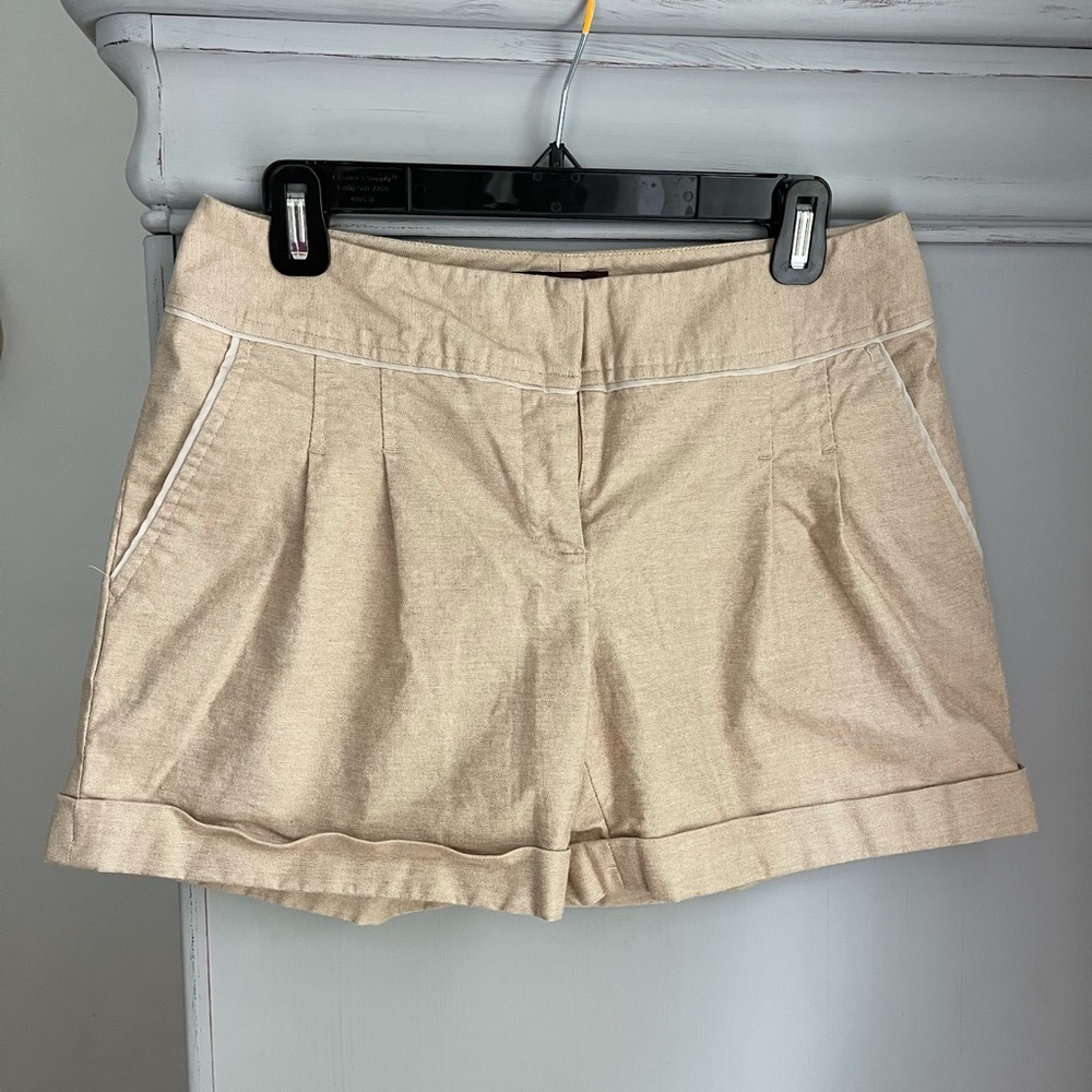 Women’s Tan Cuffed Shorts